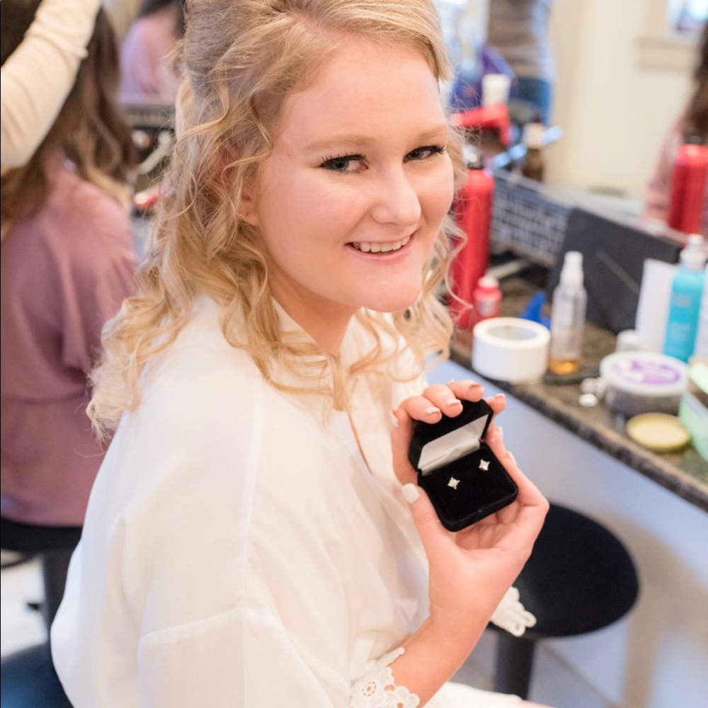 Meet your Posher, Cierra